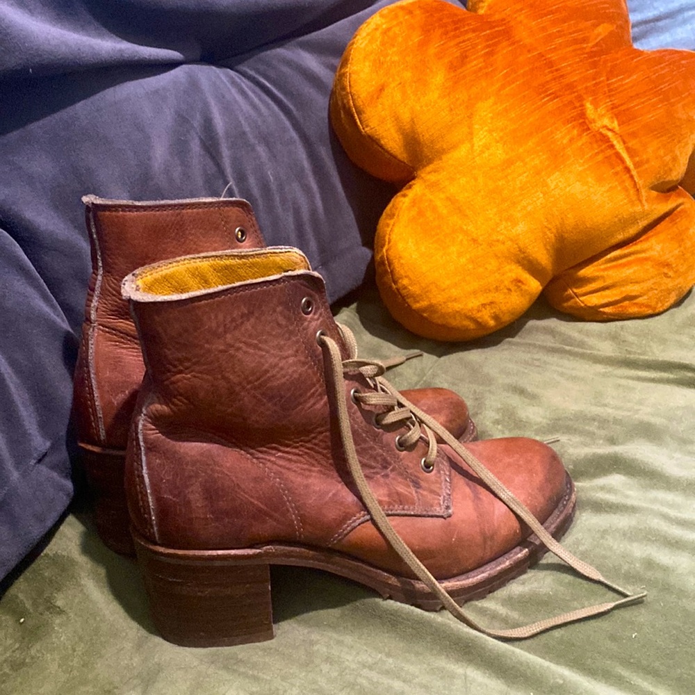 Frye Sabrina Ankle Boots -RARE